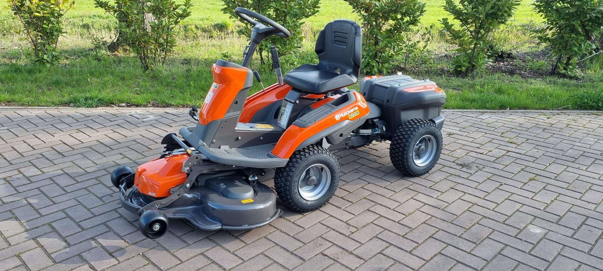 Lees meer: Aflevering van de Husqvarna R200iX AWD