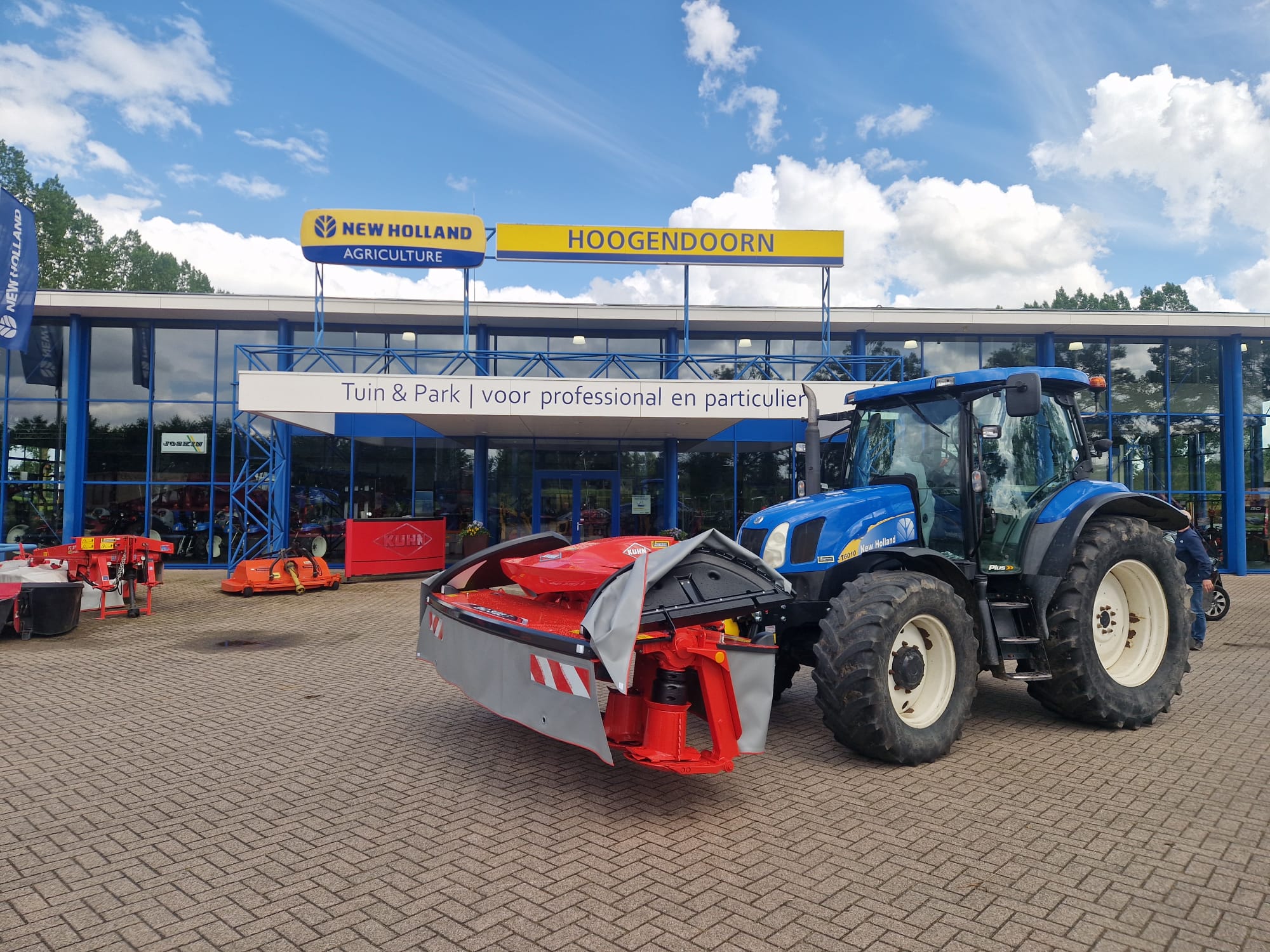 Lees meer: Nieuwe Kuhn GMD 3123 frontmaaier geleverd aan familie Kemp